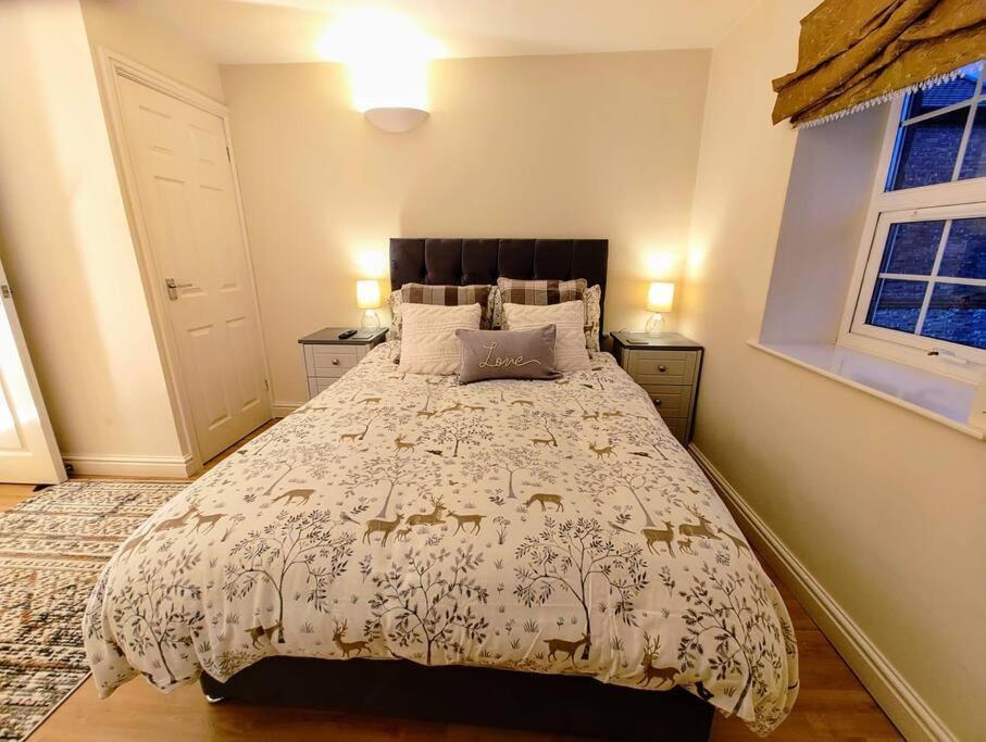Cosy Central Modern Apartment Nantwich Exterior foto