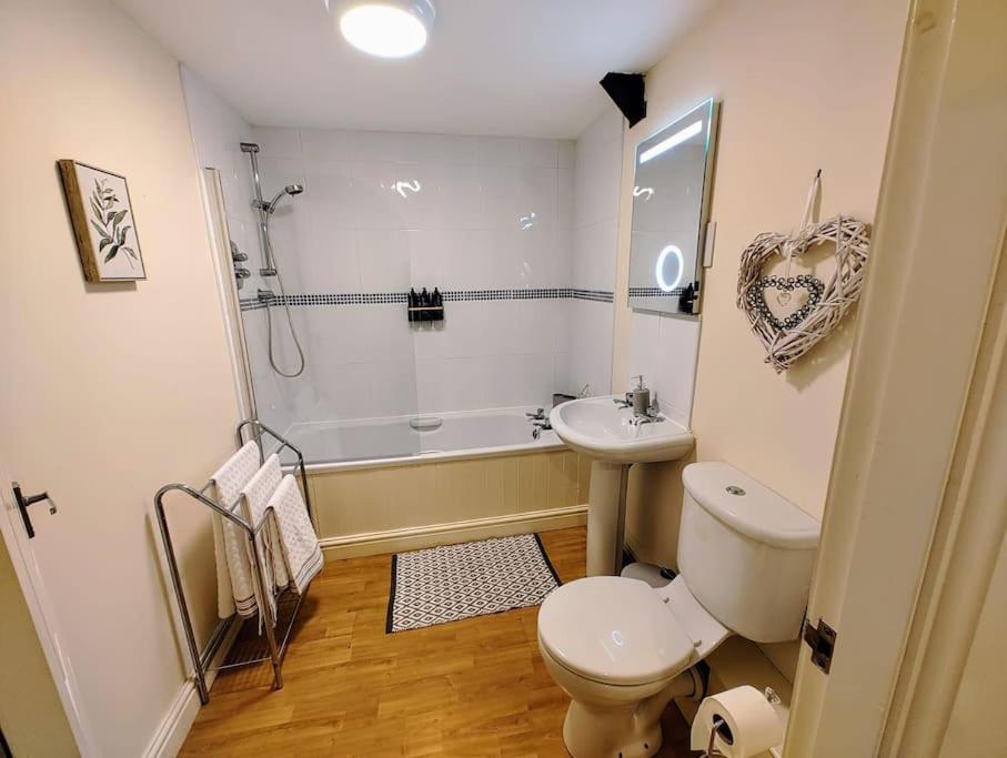 Cosy Central Modern Apartment Nantwich Exterior foto